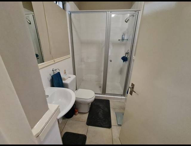 2 BEDROOM APARTMENT FOR SALE IN BRYANSTON